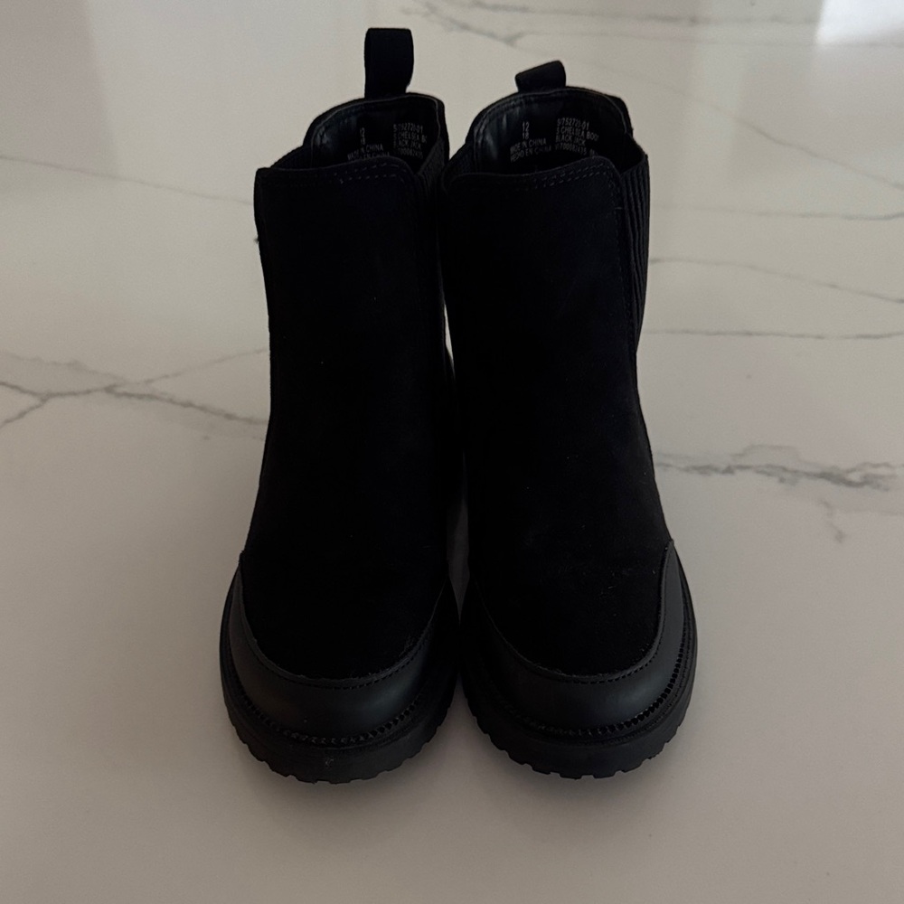 Old Navy Black Kids Booties- suede. Almost perfect condition!